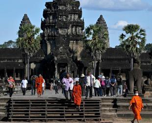 Cambodia slams demolition of Hindu statue