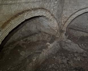 1,800-year-old domed burial chamber discovered