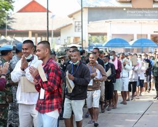 Thailand releases 18 Cambodian soldiers held since July