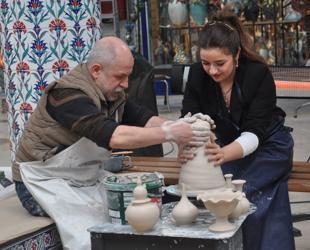 Live demonstrations begin at Kütahya Tilemakers’ Bazaar