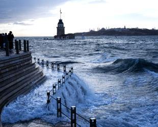 Istanbul begins cleanup after violent storm leaves trail of destruction