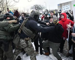 Protesters, US law enforcers clash