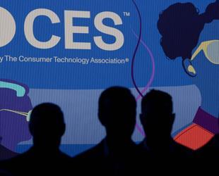 AI pendants back in vogue at tech show after early setback