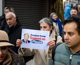 Trump says Iran want to negotiate after reports of hundreds killed in protests