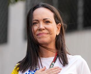 Trump sets meeting with Venezuelan opposition leader, Caracas under pressure