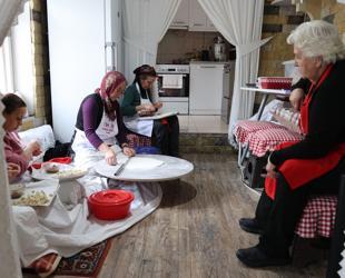 Women’s cooperative uses Michelin fame to support female students