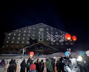 Families release lanterns into sky to honor victims of Bolu hotel fire