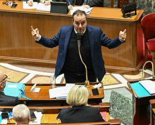 French PM ends budget deadlock after no confidence motions beaten