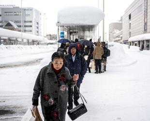 Death toll from heavy Japan snow hits 30