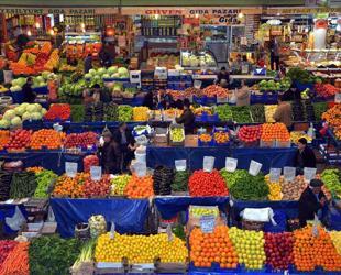 Food prices surge ahead of Ramadan, driving inflation higher