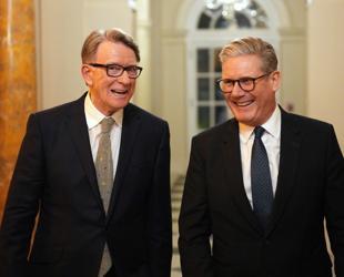 UK PMs top aide quits in scandal over Mandelson links to Epstein