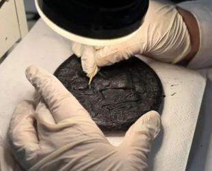 Breads depicting Jesus conserved after two years