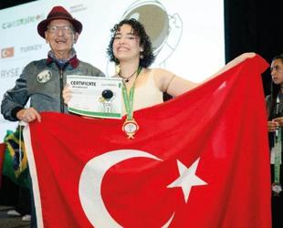 Hatay teen crowned champion in natural sciences at Copernicus Olympiad