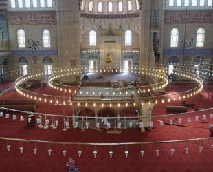 Special carpet produced for Selimiye Mosque