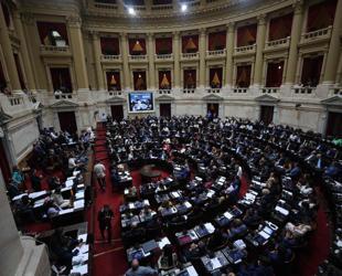 Mileis labor reform advances to Senate despite general strike