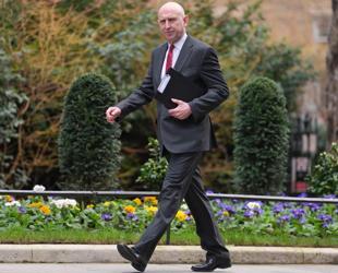 UK unveils $1.3 bln Leonardo military helicopter contract