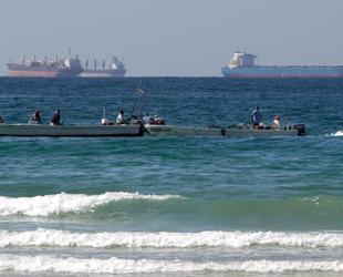 Iran Guards say have complete control of Hormuz Strait