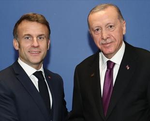 Erdoğan discusses need for increased defense ties in NATO with French counterpart