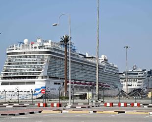 Thousands of seafarers, cruise passengers trapped in Gulf