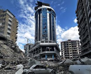 Iran says can fight for months as Israel strikes Beirut hotel