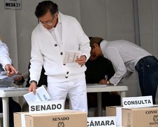 Colombia elects new divided Congress