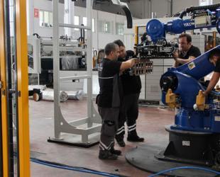 Industrial production declines 1.8 percent annually in January