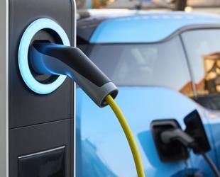Electric car prices drop, helping EU sales: Report