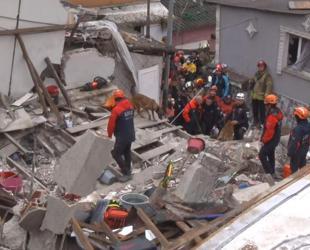 Explosion collapses two buildings in Istanbul