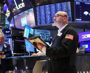 Crude tumbles, stocks rally on hopes for Iran war de-escalation