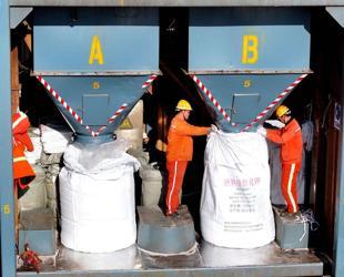 Top WTO official sounds fertilizer warning over war