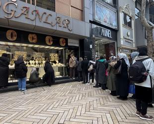 Gold slump triggers buying frenzy