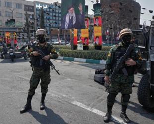 Iran launches recruitment drive, mobilizes soldiers