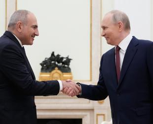 Armenia cannot be in both EU and Russian customs bloc, Putin says