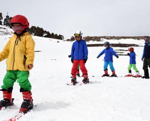 Kars introduces 2,000 students to skiing at Sarıkamış resort