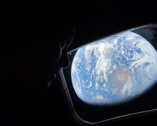 Artemis mission approaches lunar loop for first flyby since 1972