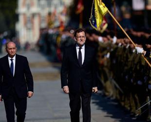 Spanish ex-minister on trial for spying to propect the party