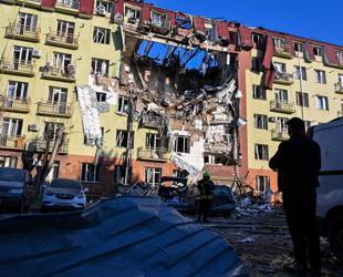 Russian attack kills 3 in Odesa, Ukraine targets Russian oil infrastructure