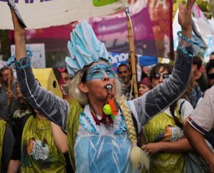 Argentine MPs approve bill to allow mining in glaciers