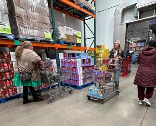 US consumer inflation rises 3.3 percent year-on-year