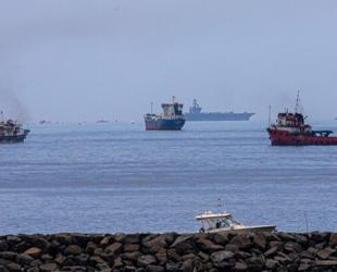 US says warships transit Strait of Hormuz in mine clearance op