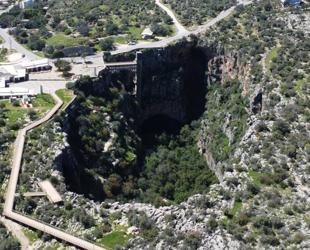 Underground lake returns to Cennet Cave after years of drought