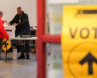 Carneys Liberals win Canada majority