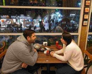 Washington shifts strategy to economic battle on Iran