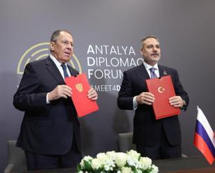 Fidan meets British, Russian counterparts at Antalya Diplomacy Forum