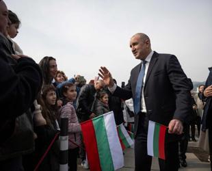 Bulgarias former president tops parliamentary vote