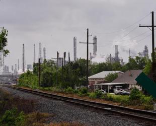 Money, lobbyists, inertia: why fossil fuels are so hard to quit