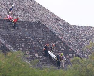 Mexico pyramid gunman kills Canadian tourist, wounds six