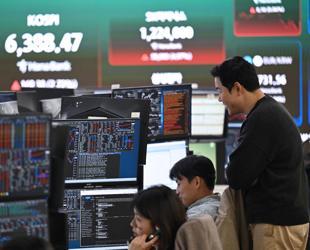 Oil prices dip, stocks rise on lingering Iran peace hopes