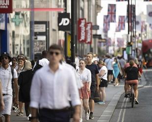 UK unemployment unexpectedly fell ahead of Mideast war