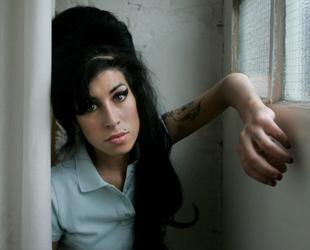 Amy Winehouses father loses suit against friends